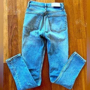 RE/DONE HIGH WAISTED JEANS! SO FLATTERING! NWOT